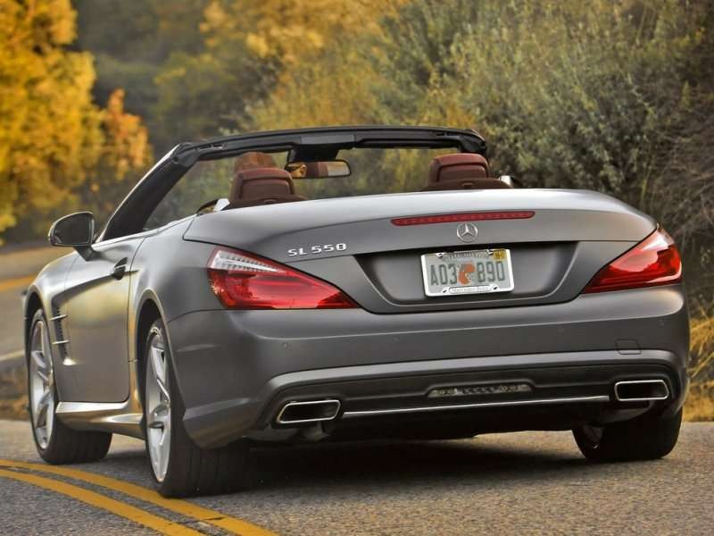 Mercedes-Benz SL550 Front View